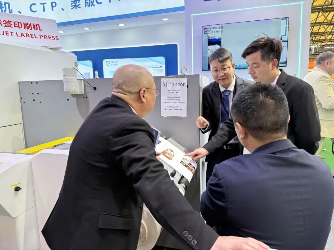 1765238895818271.jpg f6754b06016a06e39aebea8052d84fa9.jpg